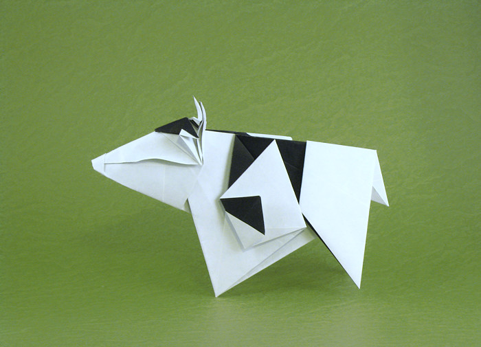 Origami Cow by Gen Hagiwara folded by Gilad Aharoni