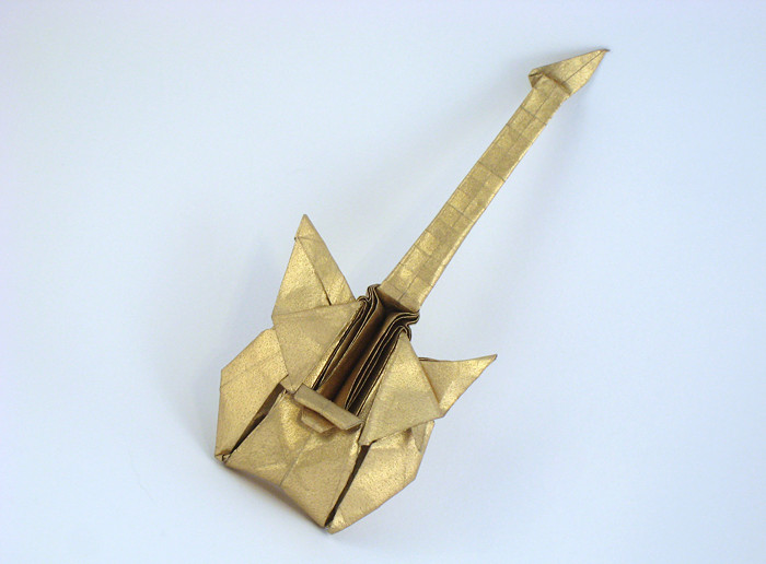 Origami Electronic guitar by Jeong Hong-Geun folded by Gilad Aharoni