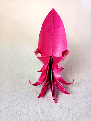 Origami Squid by Adriano Mariani on giladorigami.com