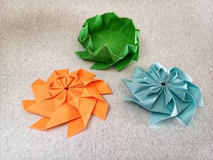 Origami Scalloped bowl by Meenakshi Mukerji on giladorigami.com