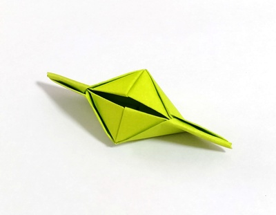 Origami Bean-shaped case by Kawate Ayako on giladorigami.com