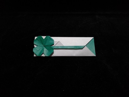 Origami Four leaf clover chopsticks envelope by Yamada Katsuhisa on giladorigami.com