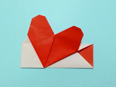 Origami Heart chopsticks holder by Yamada Katsuhisa on giladorigami.com