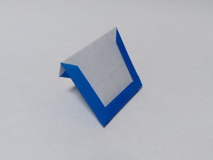 Origami Memo stand by Asahi Isamu on giladorigami.com