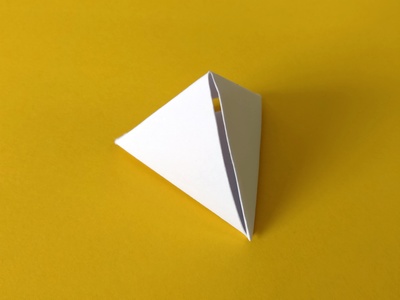 Origami Postcard tetrahedron by Jun Maekawa on giladorigami.com