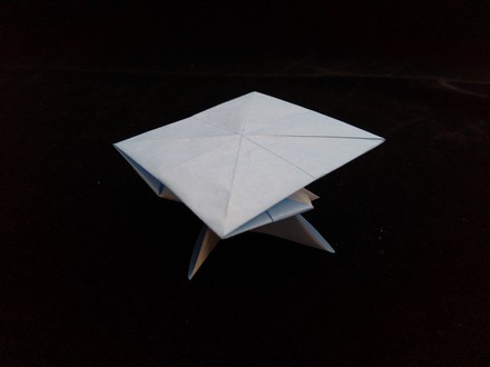 Origami Table by Ishibashi Minako on giladorigami.com