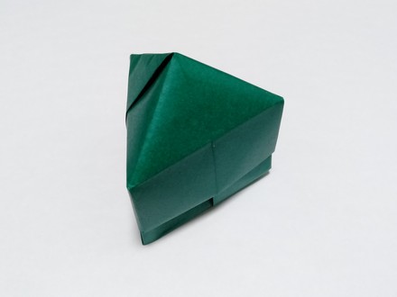 Origami Triangle gift box by Kawate Ayako on giladorigami.com